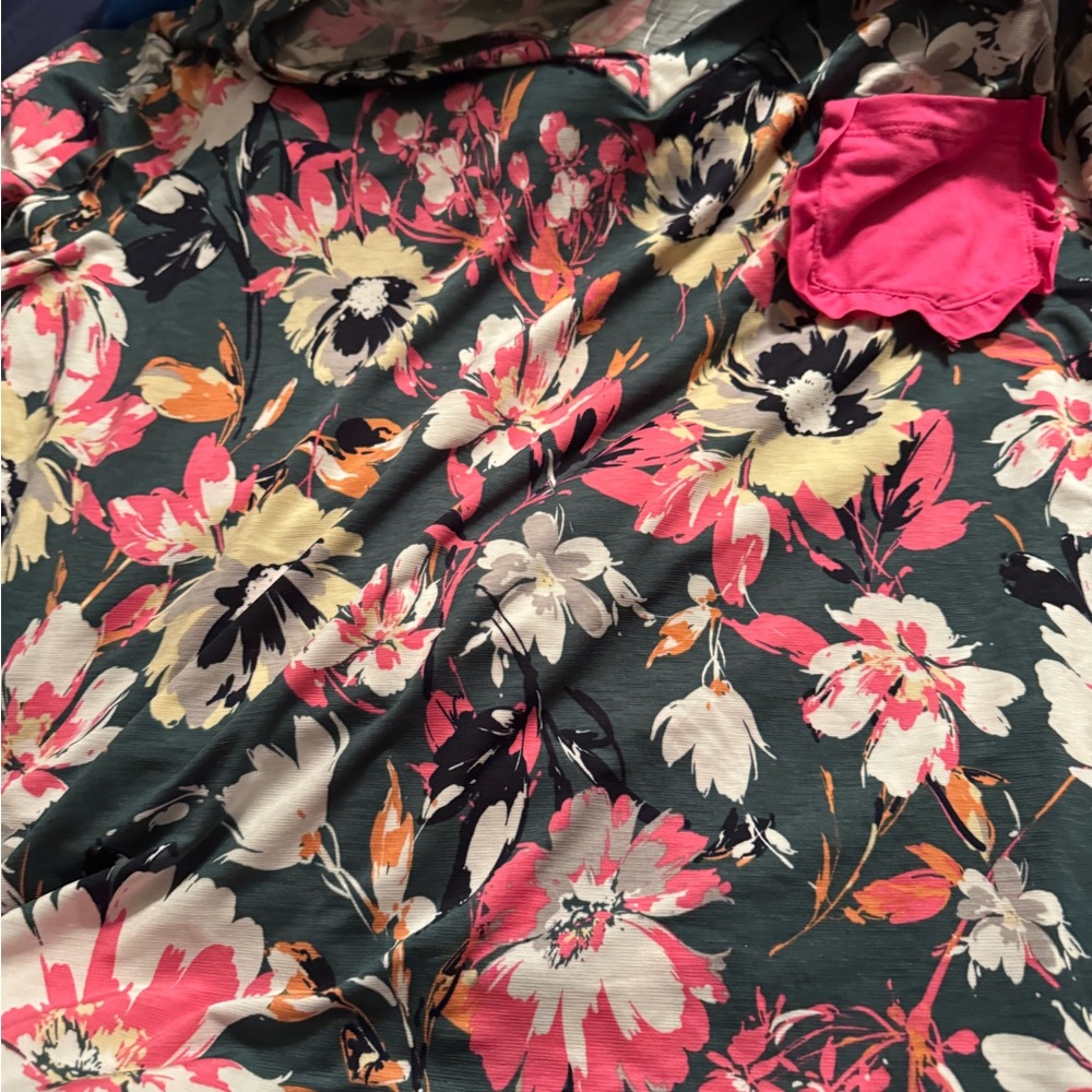 Floral Print Top with Pink Pocket